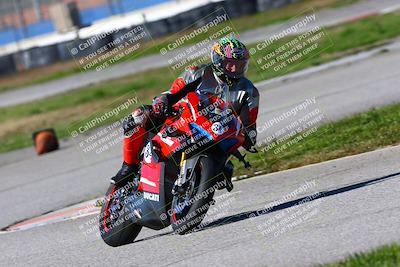 media/Jan-21-2023-Fastrack Riders (Sat) [[fcf3f88a30]]/Level 2/Session 4 Turn 6-Mountian Shot/